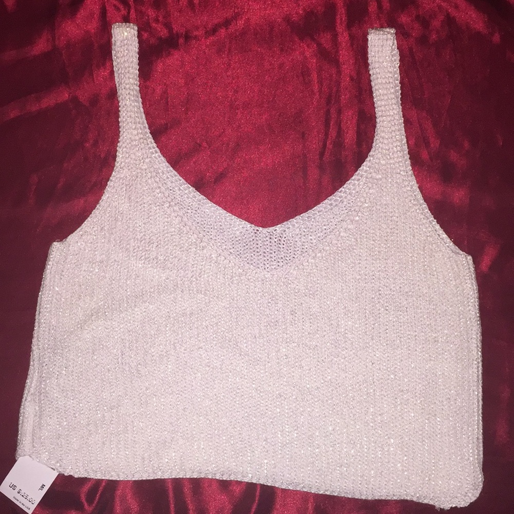 White knit crop w/fluorescent sparkle